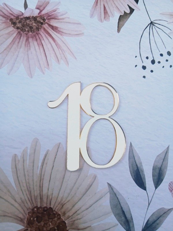 Producto - Topper frontal acrilico dorado 18