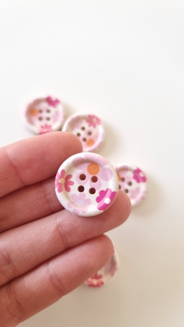 Producto - Botón redonde madera 20mm modelo 2