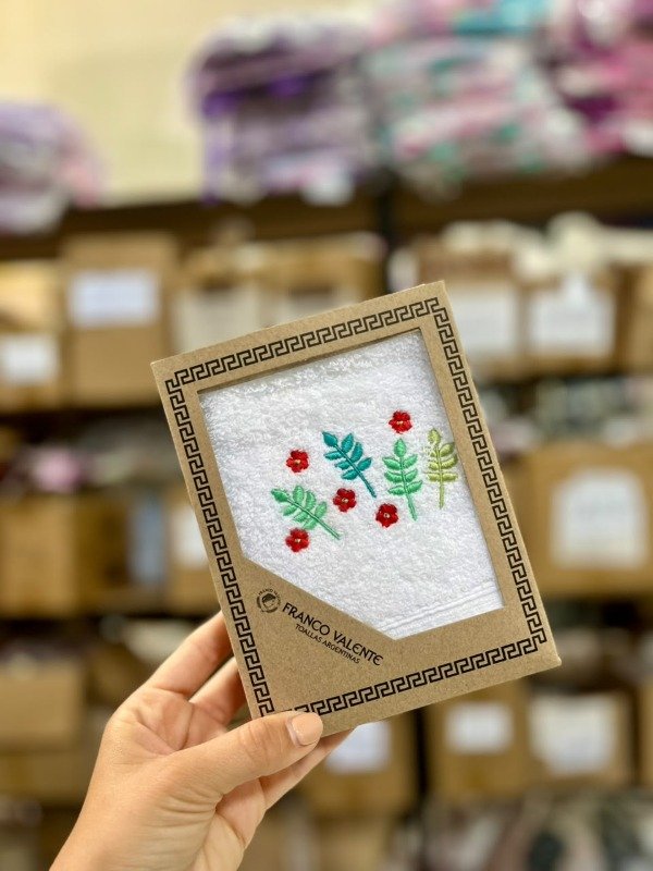 Producto - TOALLA VISITA BORDADA EN CAJA DE ALGODON FRANCO VALENTE COD 112 - 5