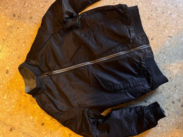 Producto - Campera gamuzada gris con negro reversible