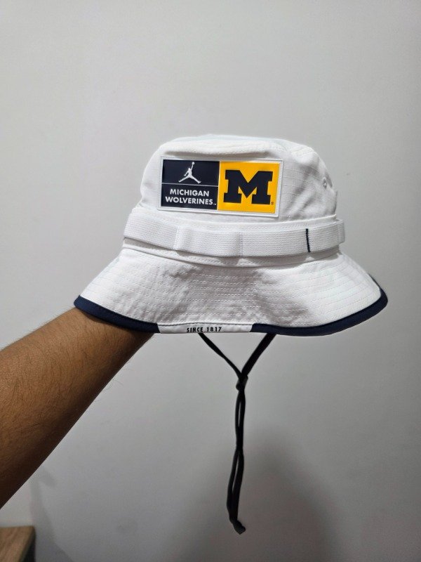 Apex bucket Michigan Wolverines Jordan Brand — imagen 2