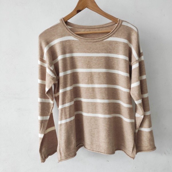 Producto - Sweater rayado beige