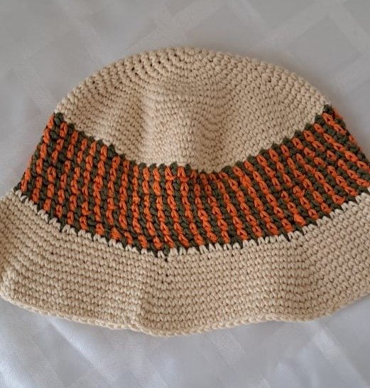 Producto - Piluso beige y naranja