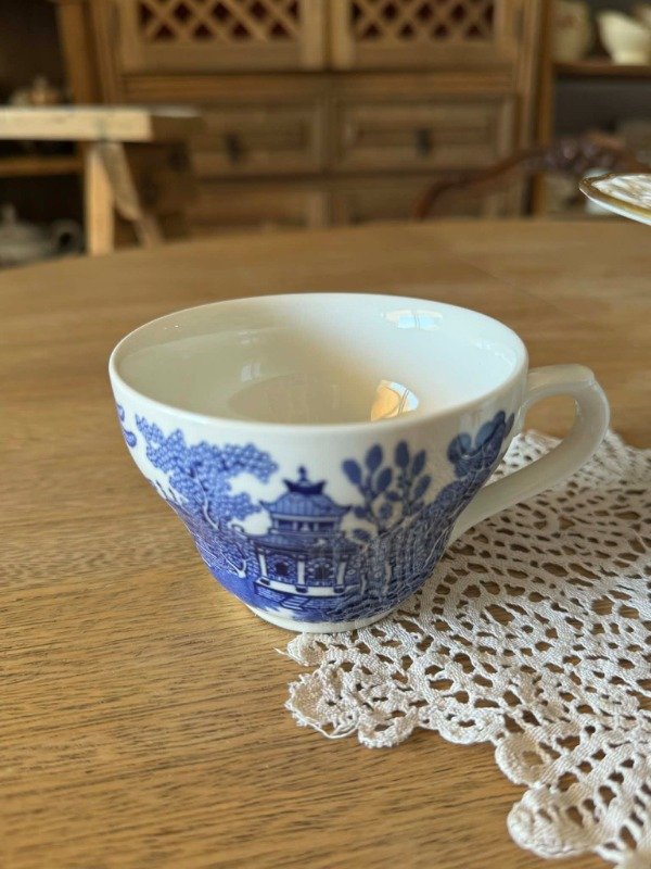 Producto - Combo 2 platos de té de loza inglesa y una taza de té de loza inglesa Old Willow