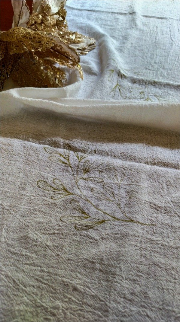 Producto - Camino de mesa hojitas doradas