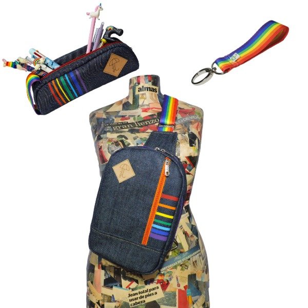 Producto - COMBO Mochi Cartuchera Llavero