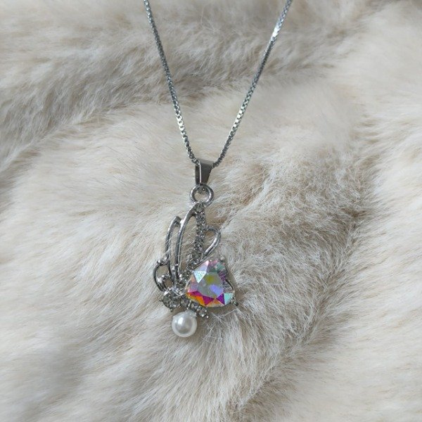 Producto - Collar mariposa corazón brillante plateado - Acero