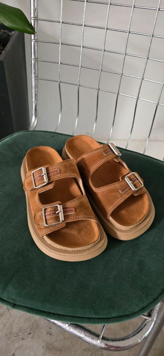 Producto - Sandalia Birk de Gamuza Beige
