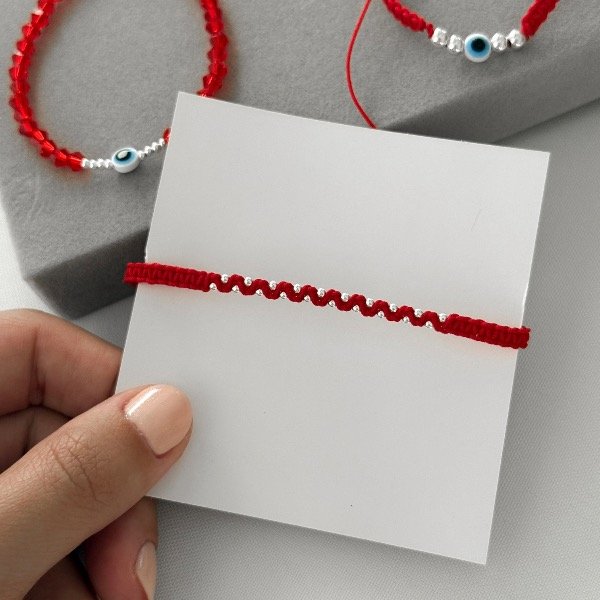 Producto - Pulsera roja bolitas mini (plata)