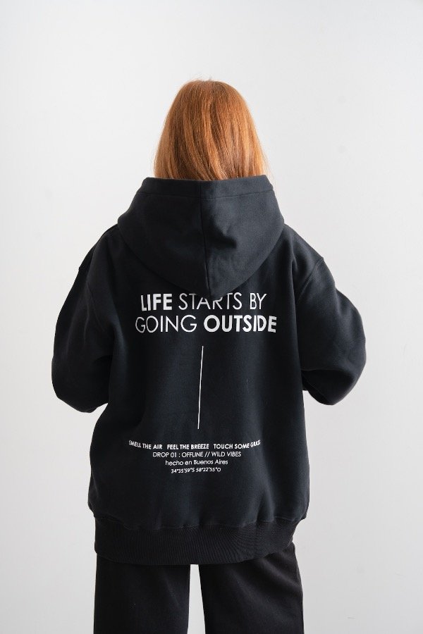 Producto - Hoodie Over Negro - Toca pasto