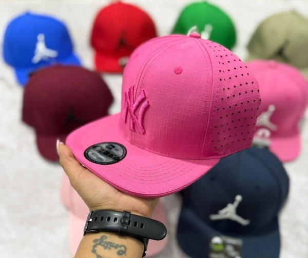 Producto - LINEA AMBAR Gorras
