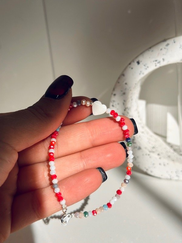 Producto - Pulsera piedras de colores y corazón nacar