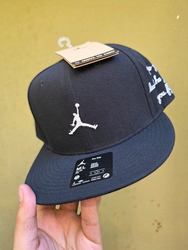 Producto - Jordan Brand Pro Jumpman Black Snapback Legend