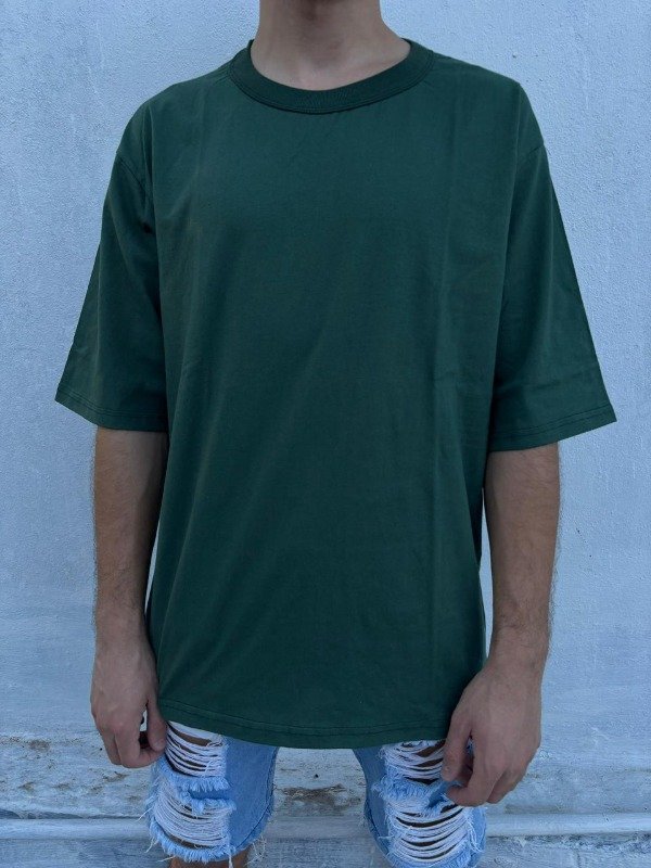Producto - Remera oversize de algodón verde botella unisex