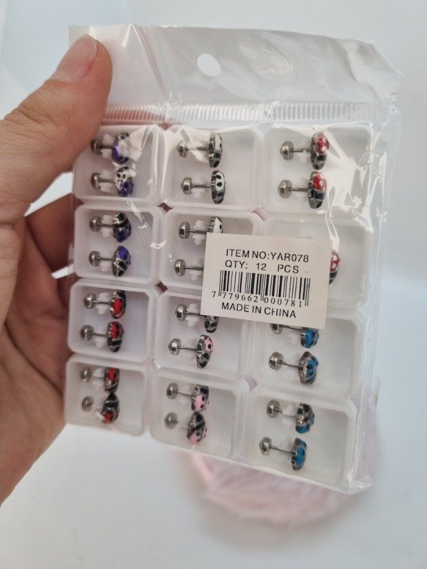 Producto - Blister abridores acero quirurgico x12 pares mariquita esmalt