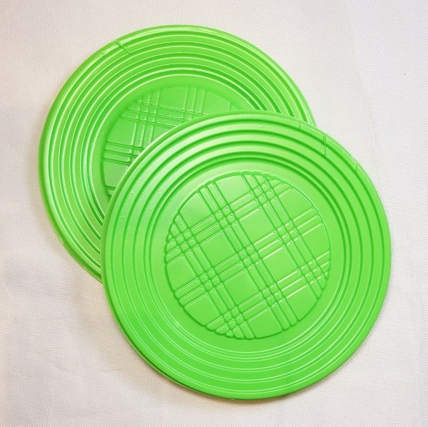 Producto - Platos plasticos chicos color verde manzana 17x17cm x48un