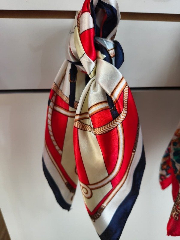 Producto - Pañuelo rojo beige azul