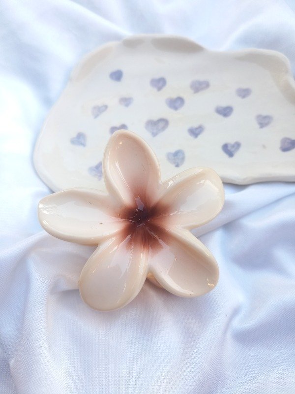 Producto - broche flor tertulia (beige)