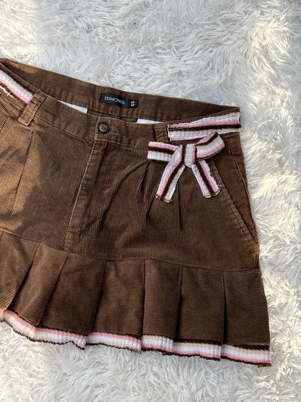 Mini falda custom de corderoy de talle 42 — imagen 2