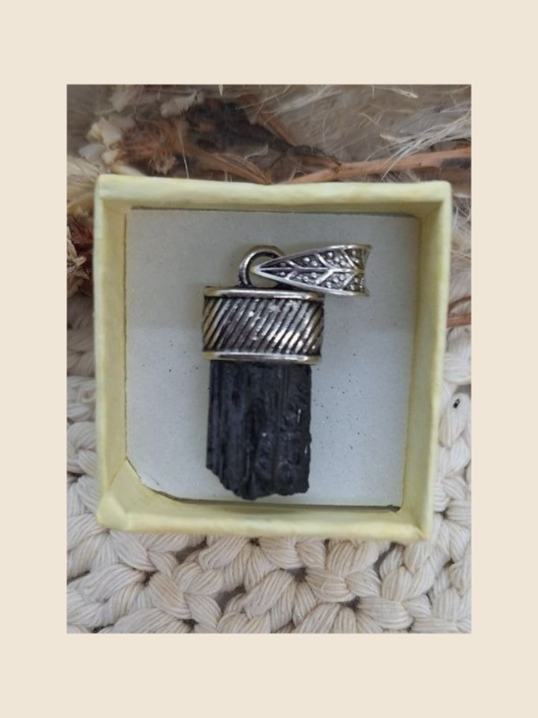 Producto - Dije turmalina con capuchón