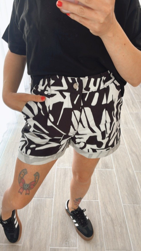 Producto - Short gabardina estampado