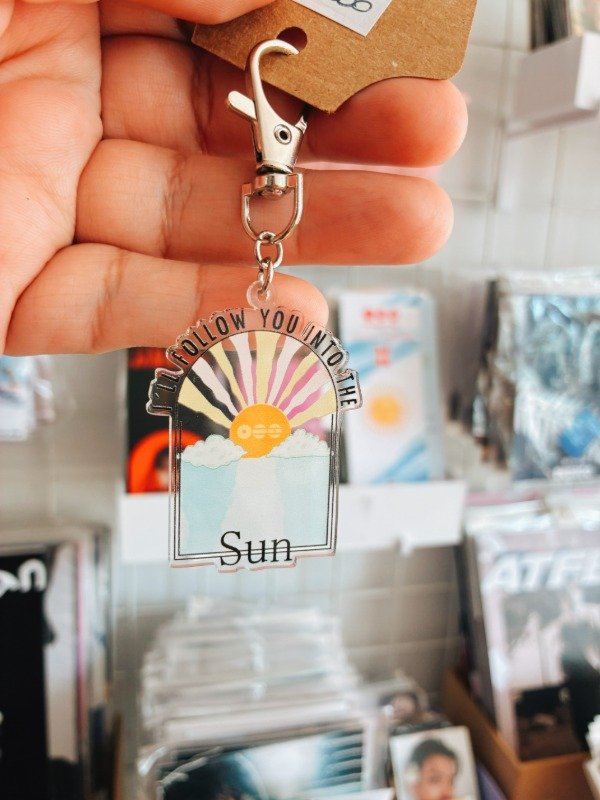 Producto - Into The Sun llavero