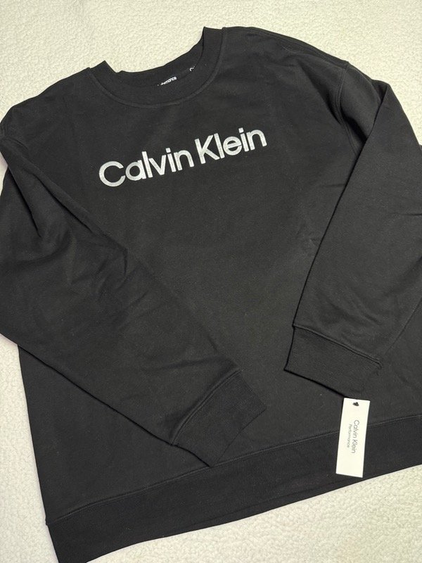 Producto - Buzo Calvin Negro y Plateado
