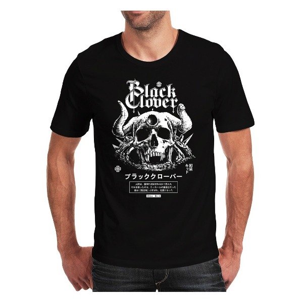 Remera black clover negra