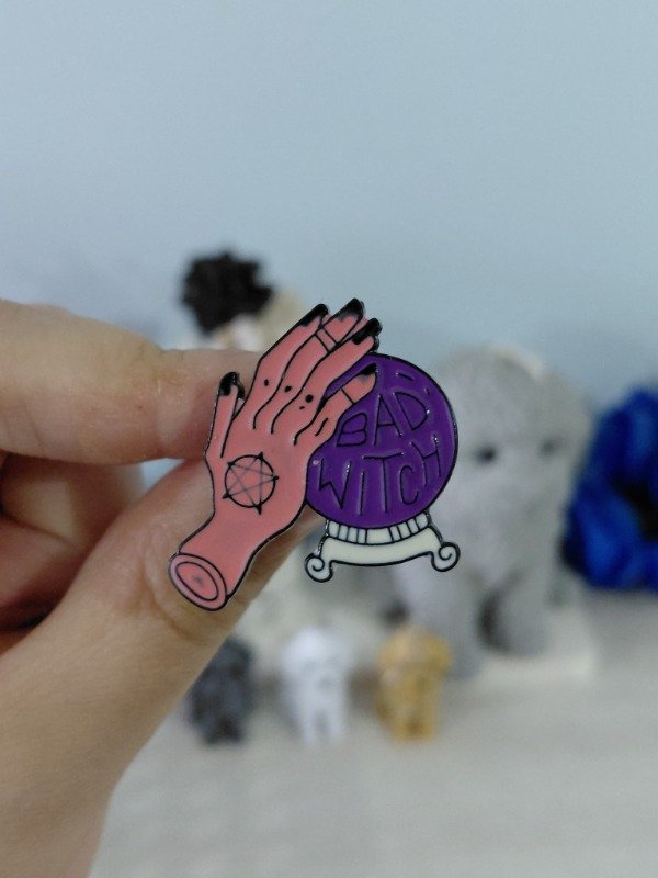 Producto - Pin metalizado - Bad Witch #2481