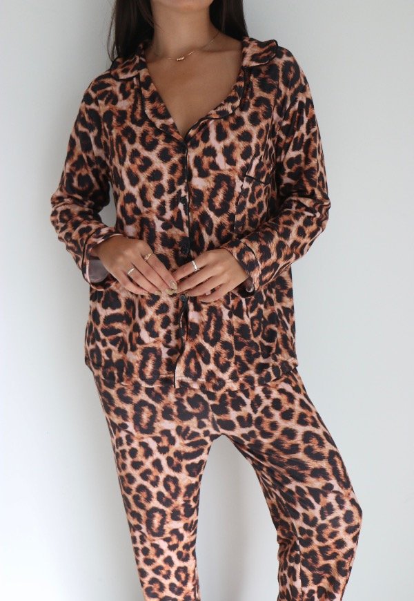 Pijama camisero animal print — imagen 6