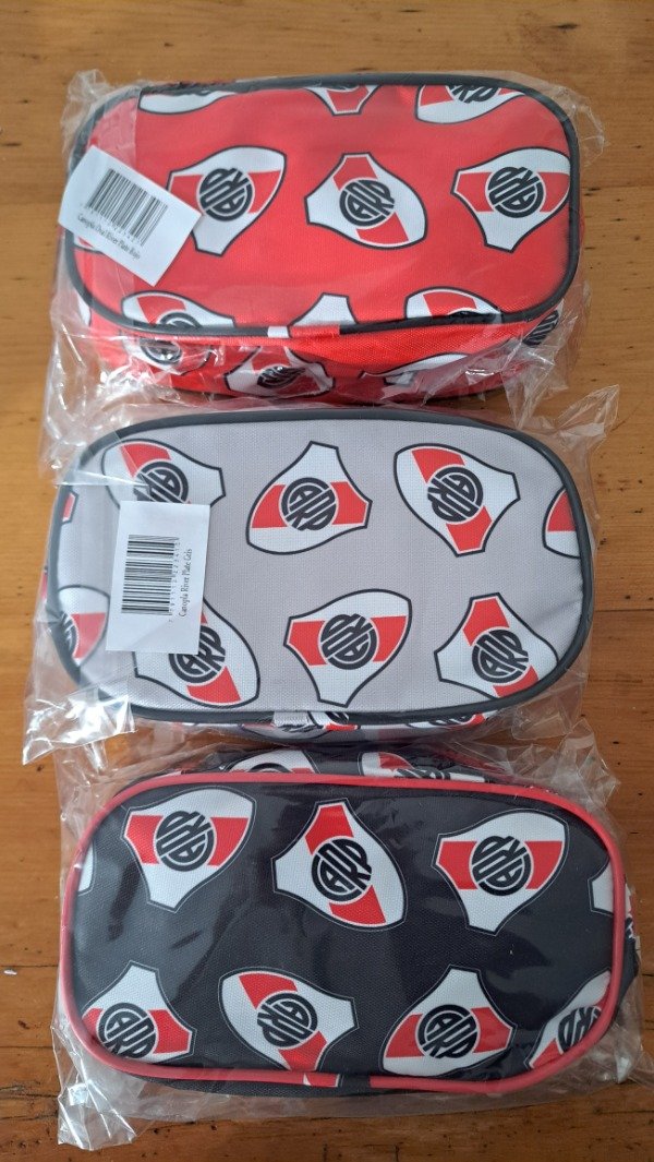 Producto - Cartuchera GRANDE River ovalada River (surtida)