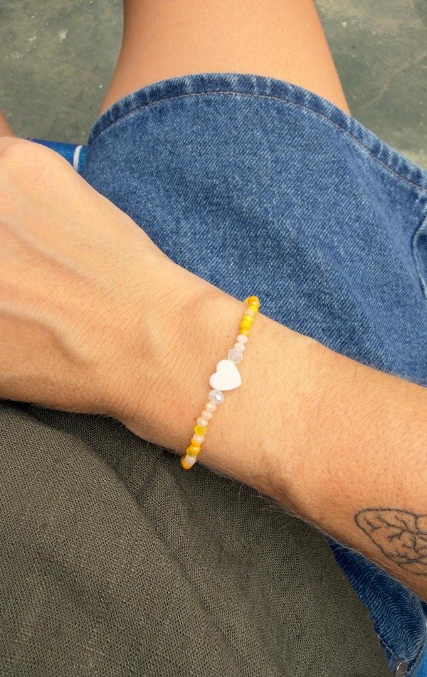 Producto - PULSERAS CORAZON AMARRILLO