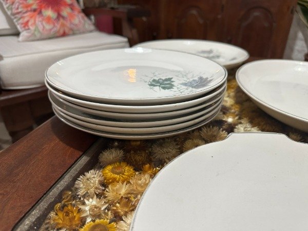 Producto - LOTE 6 PLATOS PLAYOS 25cm HARTFORD CON 3 FUENTES. PRECIO POR TODO #10870
