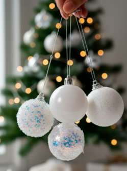 Producto - BOLITA TEXTURAS SURTIDAS 3CM 20PCS BLANCO CON CAJA DE ACETATO  X1