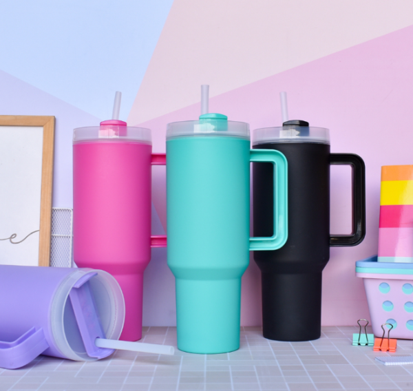 Producto - Vaso Termico Plastico Irrompible Tipo Stanley Quencher 1L