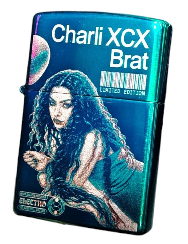 Producto - ENCENDEDOR RECARGABLE A BENCINA CHARLI XCX BRAT