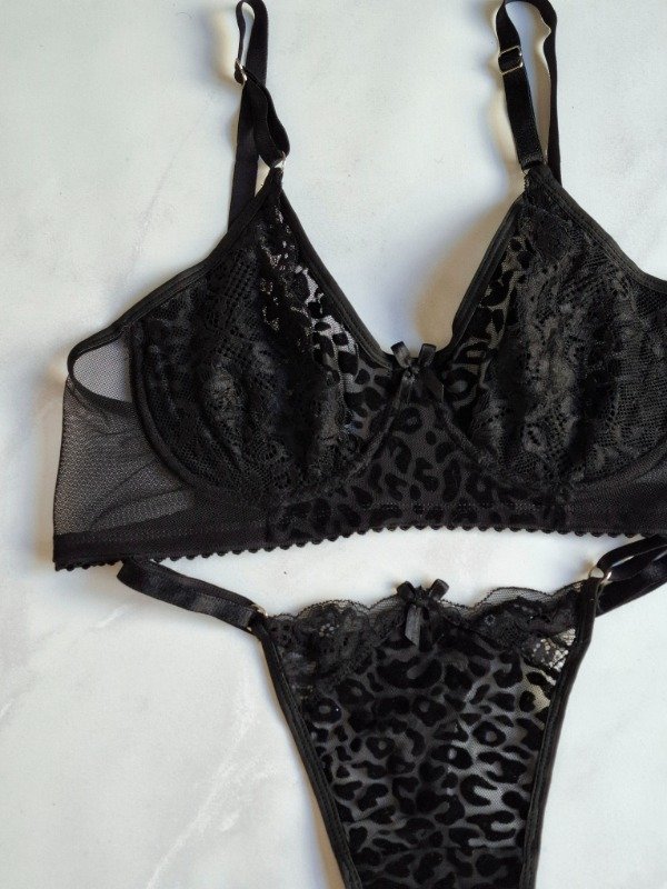 Producto - Conjunto SAVAGE NEGRO