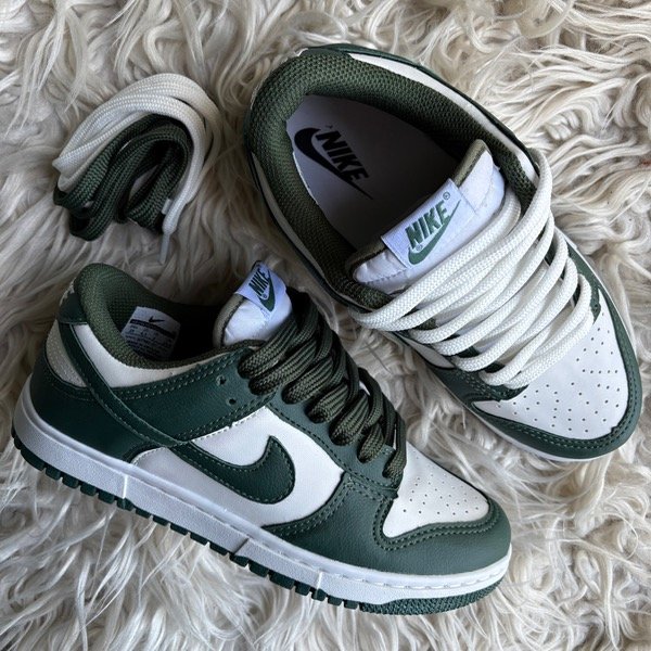 Producto - SB Dunk Varsity green
