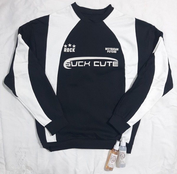 Producto - Buzo oversize combinado (negro/blanco)