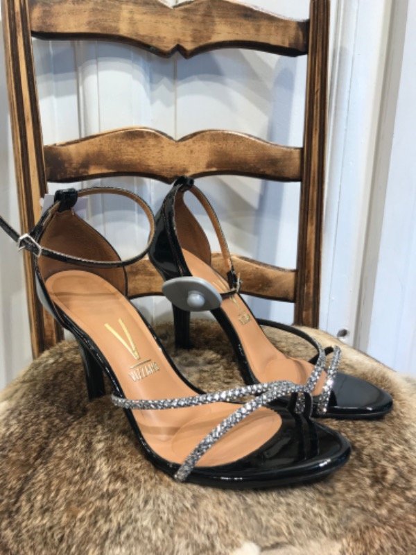 Producto - Zapatos VIZZANO negros charol con tiras strass nuevos- Talle 40- PRECIO: 60x