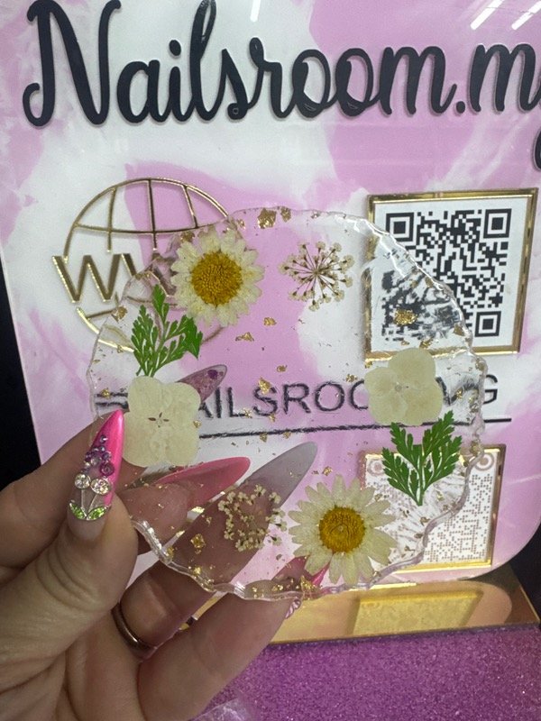 Producto - Paleta para nail art de acrilico con flores secas