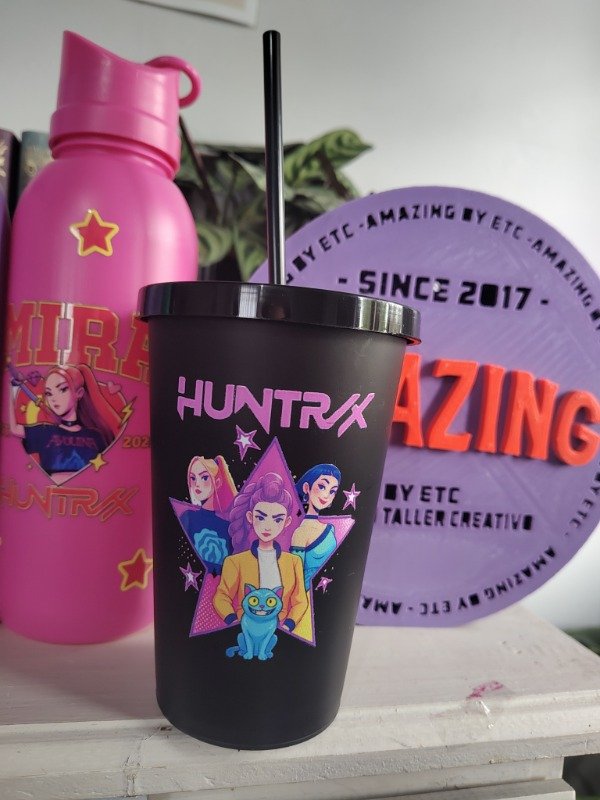 Producto - Vaso con sorbete guerreras kpop