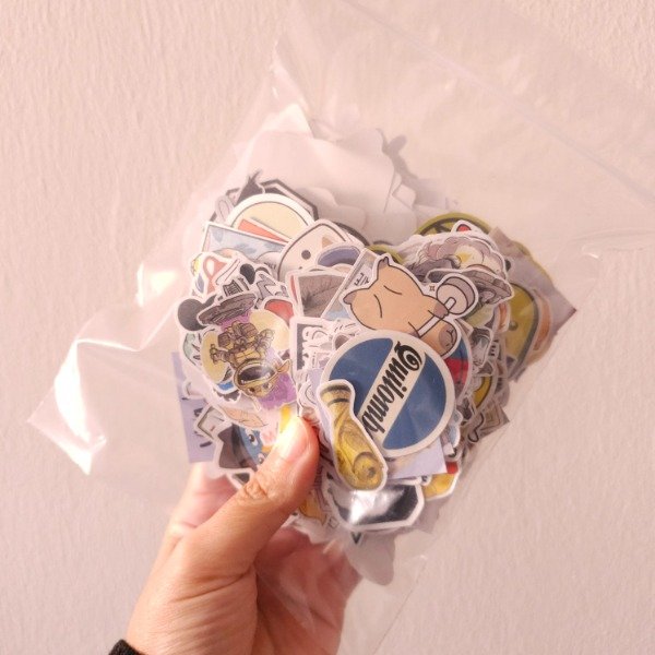 Producto - 326 stickers surtidos en promo