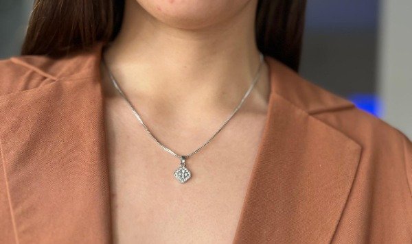Producto - Conjunto de collar, aros y anillo con Circonita.