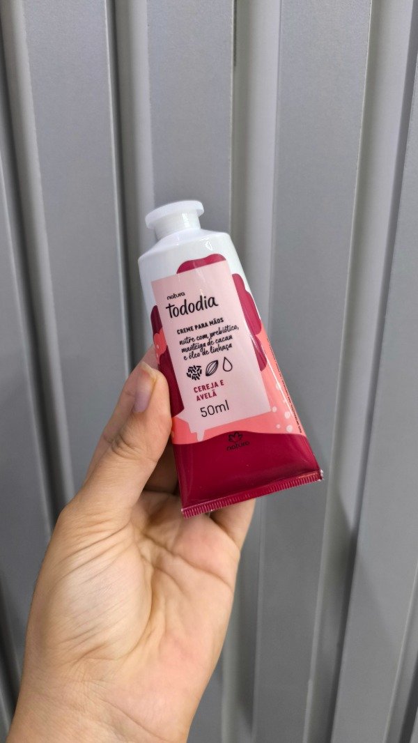 Producto - Crema para manos Cereza y avellana
