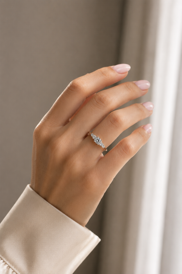 Producto - Anillo de plata con piedras