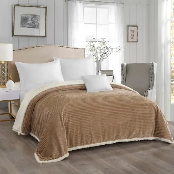 Producto - Frazada de Corderito Flannel Haussman