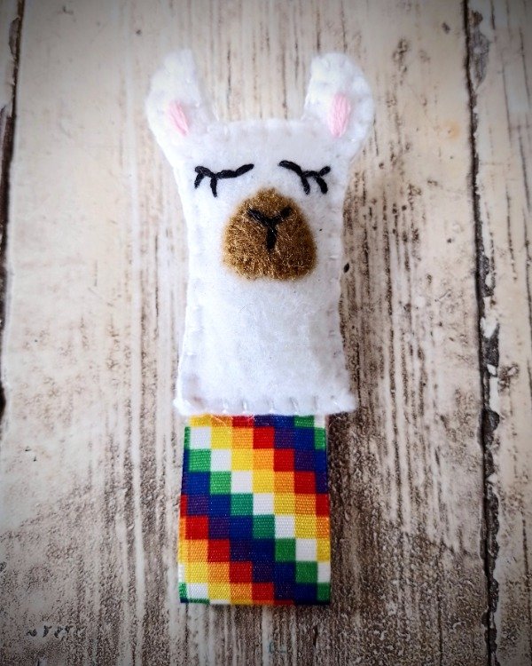 Producto - Escarapela Wiphala Llama