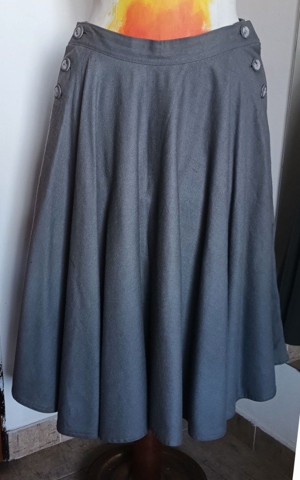 Producto - Falda plato gris
