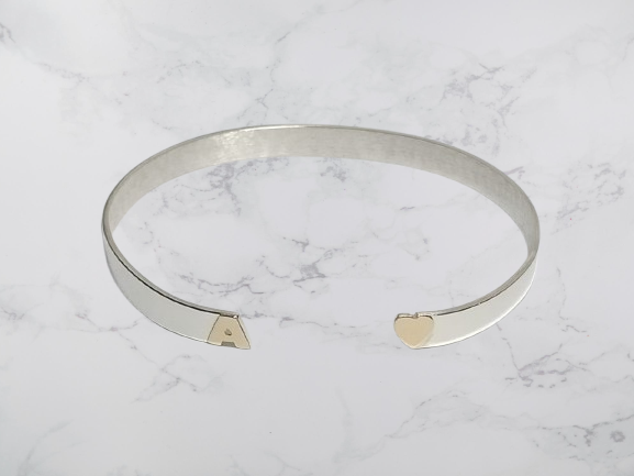 Producto - PULSERA RIGIDA CON INICIAL PLATA 925 Y ORO 18K